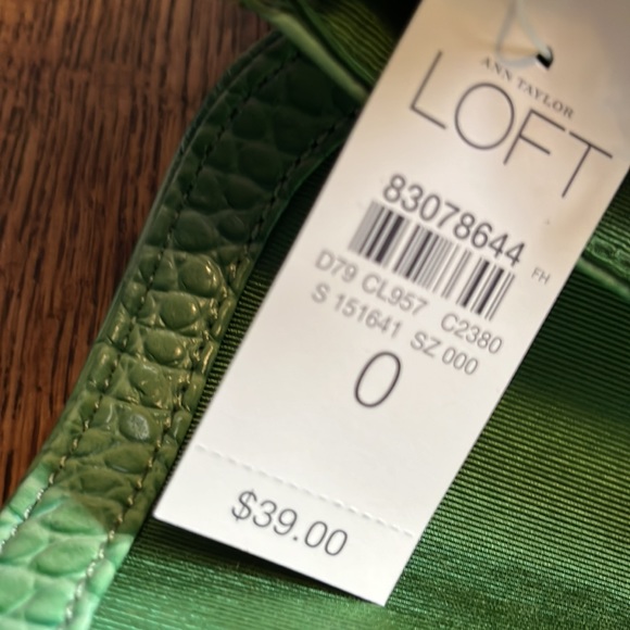Green “Alligator” Loft Clutch Purse NWT - Picture 6 of 6